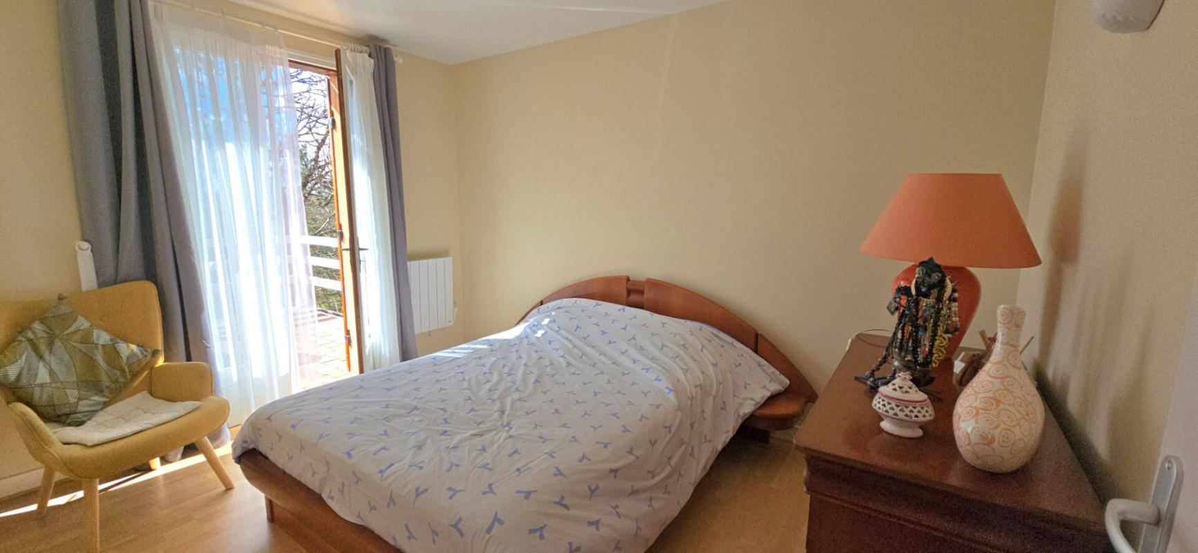 TRELISSAC Maison individuelle 5 chambres, avec piscine, sur un terrain de 2791 m² 17