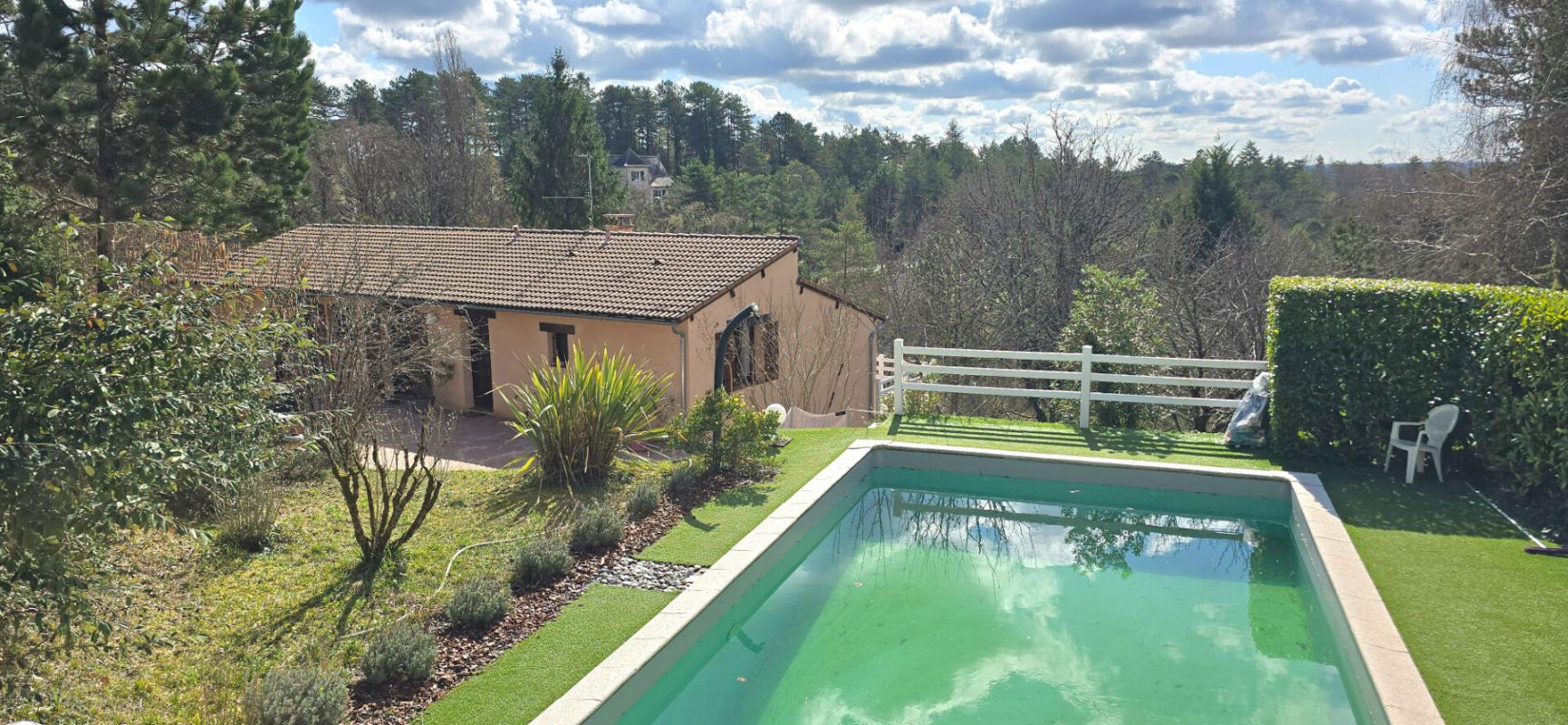 TRELISSAC Maison individuelle 5 chambres, avec piscine, sur un terrain de 2791 m² 6