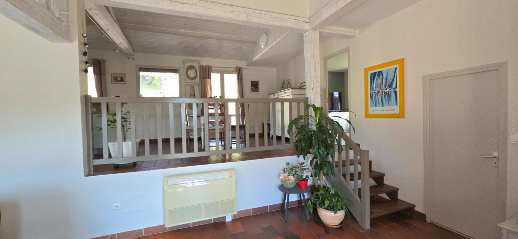 TRELISSAC Maison individuelle 5 chambres, avec piscine, sur un terrain de 2791 m² 9