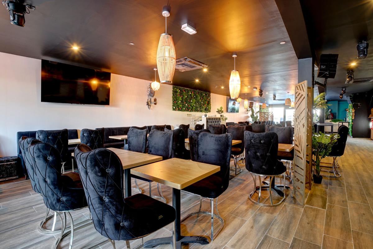 BOURGOIN-JALLIEU BOURGOIN JALLIEU - BAR, BRASSERIE Bar à Thèmes - Hyper centre ville + parking sécurisé 10