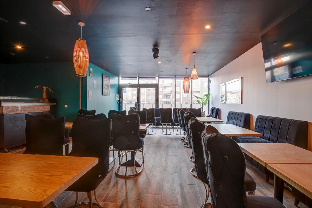 BOURGOIN-JALLIEU BOURGOIN JALLIEU - BAR, BRASSERIE Bar à Thèmes - Hyper centre ville + parking sécurisé 9