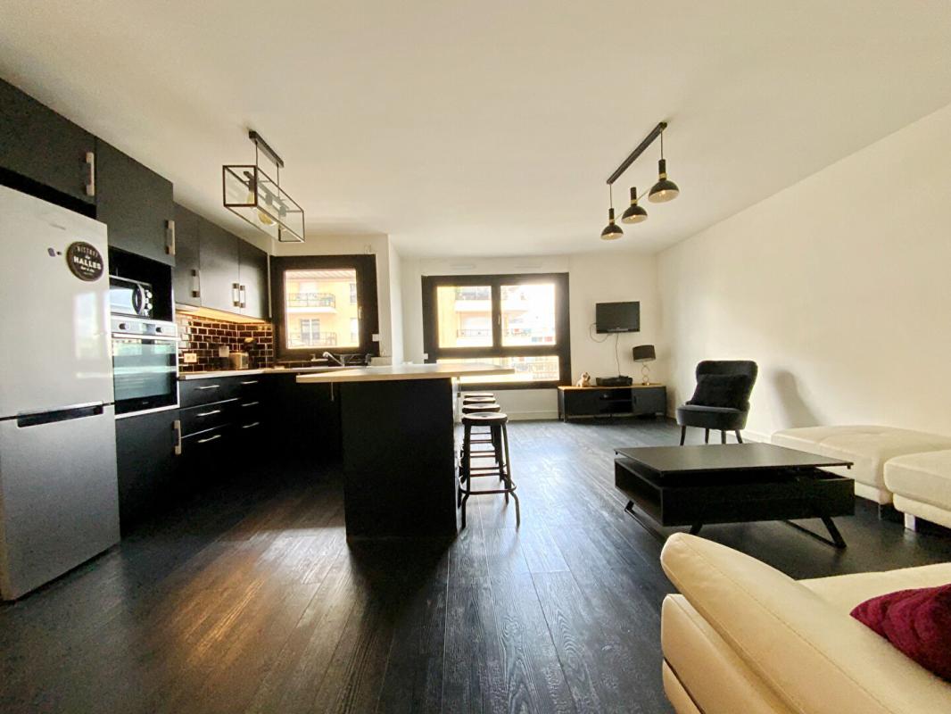 LEVALLOIS-PERRET Appartement 2 chambres avec balcon 70 m2 1