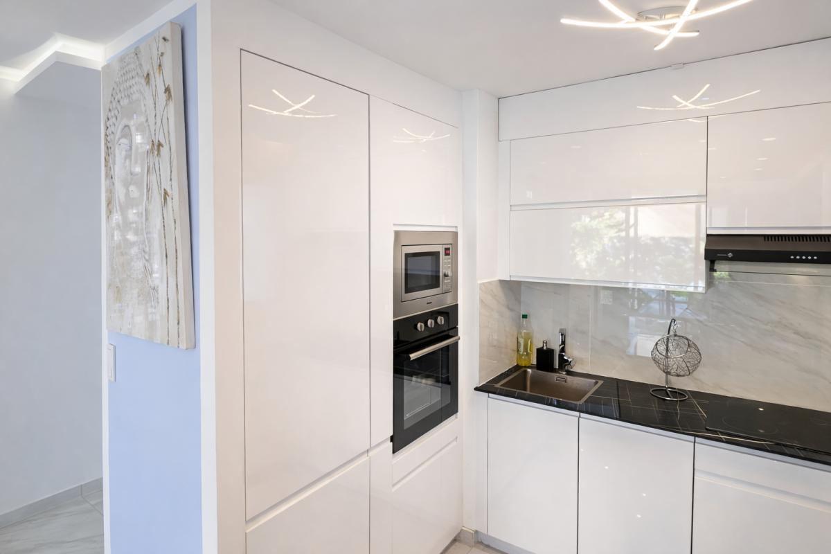 FREJUS Appartement Frejus 1 pièce(s) 34 m2 + garage 6