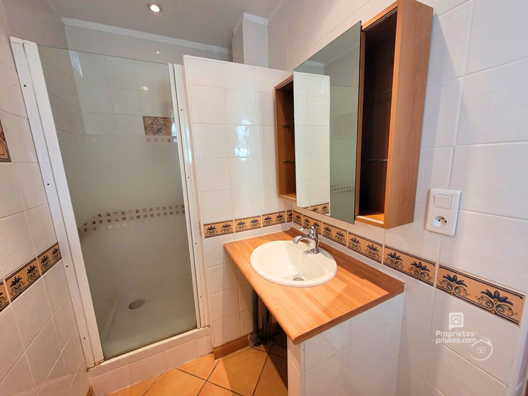 SARRIANS Mas Provençal de Charme à Sarrians : Authenticité et Potentiel Illimité 11