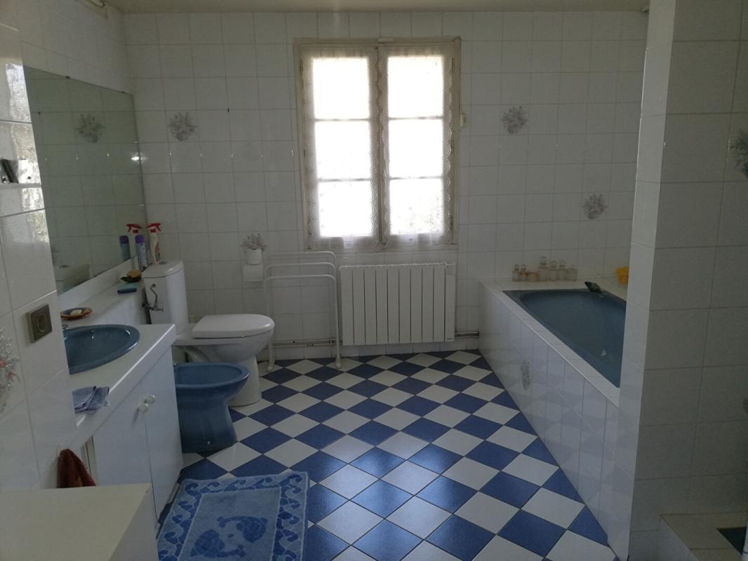 MAREIL-LE-GUYON Maison Mareil Le Guyon 8 pièces, 252 m2 10