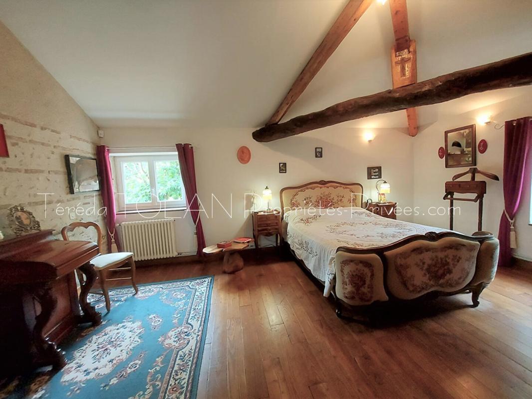 LAYRAC LAYRAC : MAISON DE CAMPAGNE 201 m²,  DEPENDANCES, PARC 13