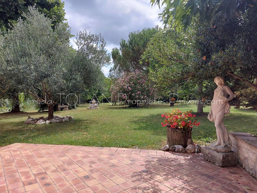LAYRAC LAYRAC : MAISON DE CAMPAGNE 201 m²,  DEPENDANCES, PARC 16