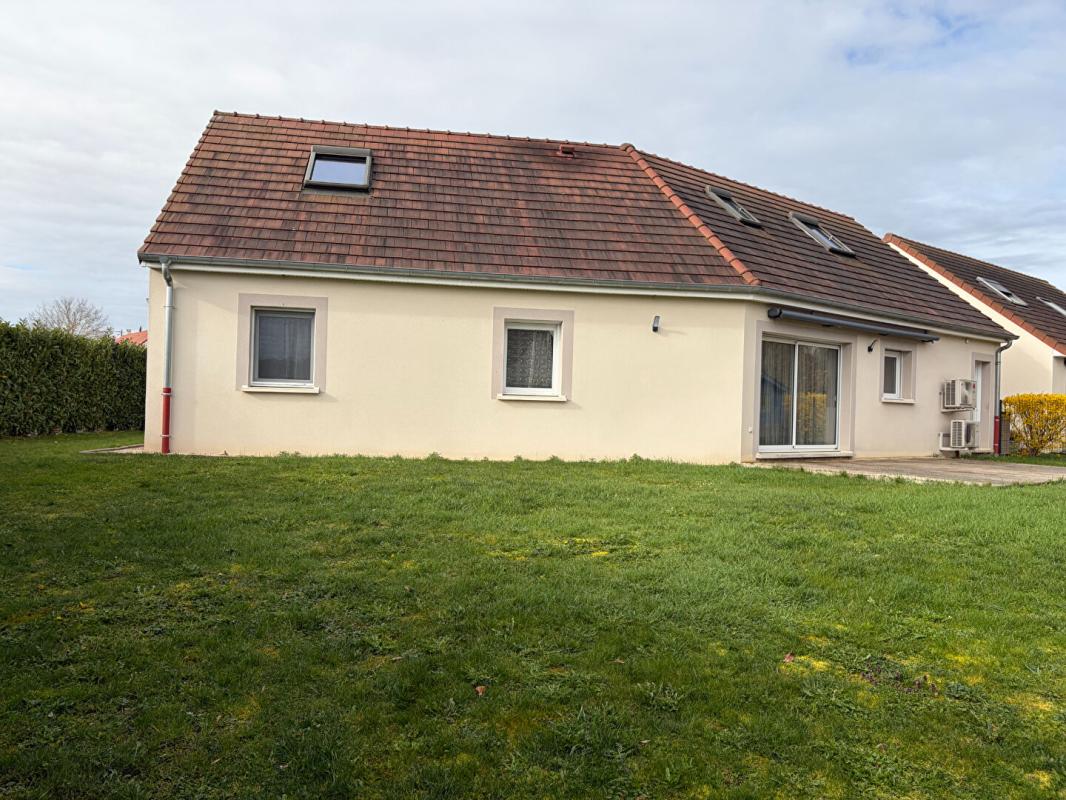 BINGES BINGES - Maison 150 m² 14