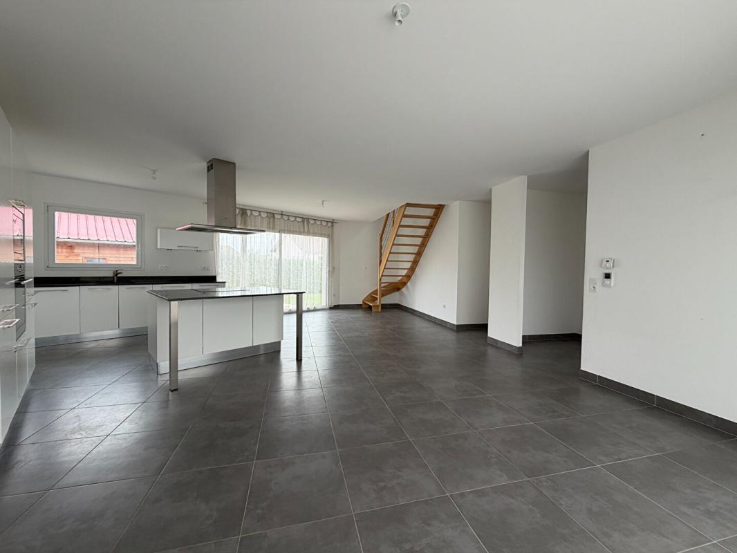 BINGES BINGES - Maison 150 m² 2