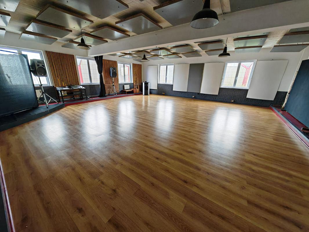 CHATEAUROUX EXCLUSIVITE CHATEAUROUX - IMMEUBLE DE RAPPORT 1283 m² , locataires en place et extension possible 4