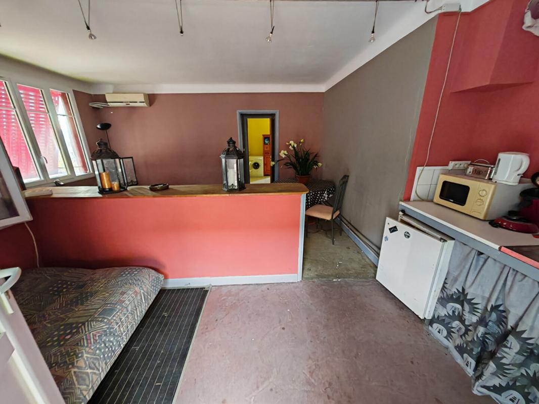 CHATEAUROUX EXCLUSIVITE CHATEAUROUX - IMMEUBLE DE RAPPORT 1283 m² , locataires en place et extension possible 5