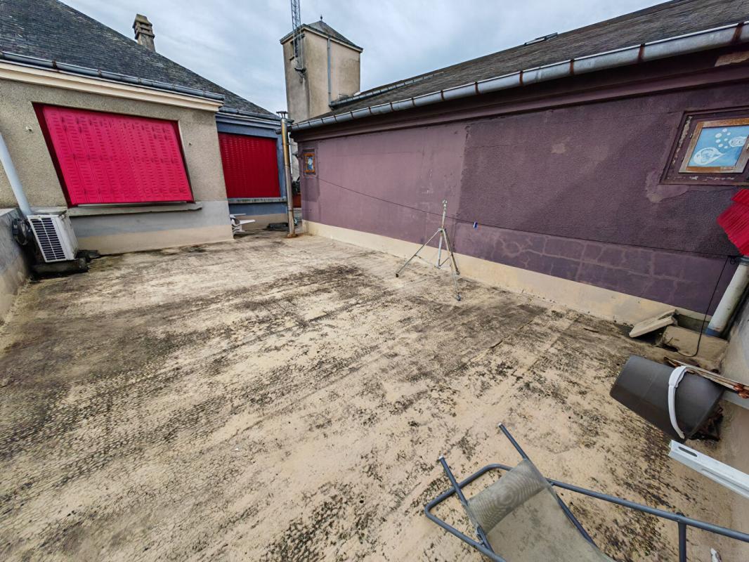 CHATEAUROUX EXCLUSIVITE CHATEAUROUX - IMMEUBLE DE RAPPORT 1283 m² , locataires en place et extension possible 9