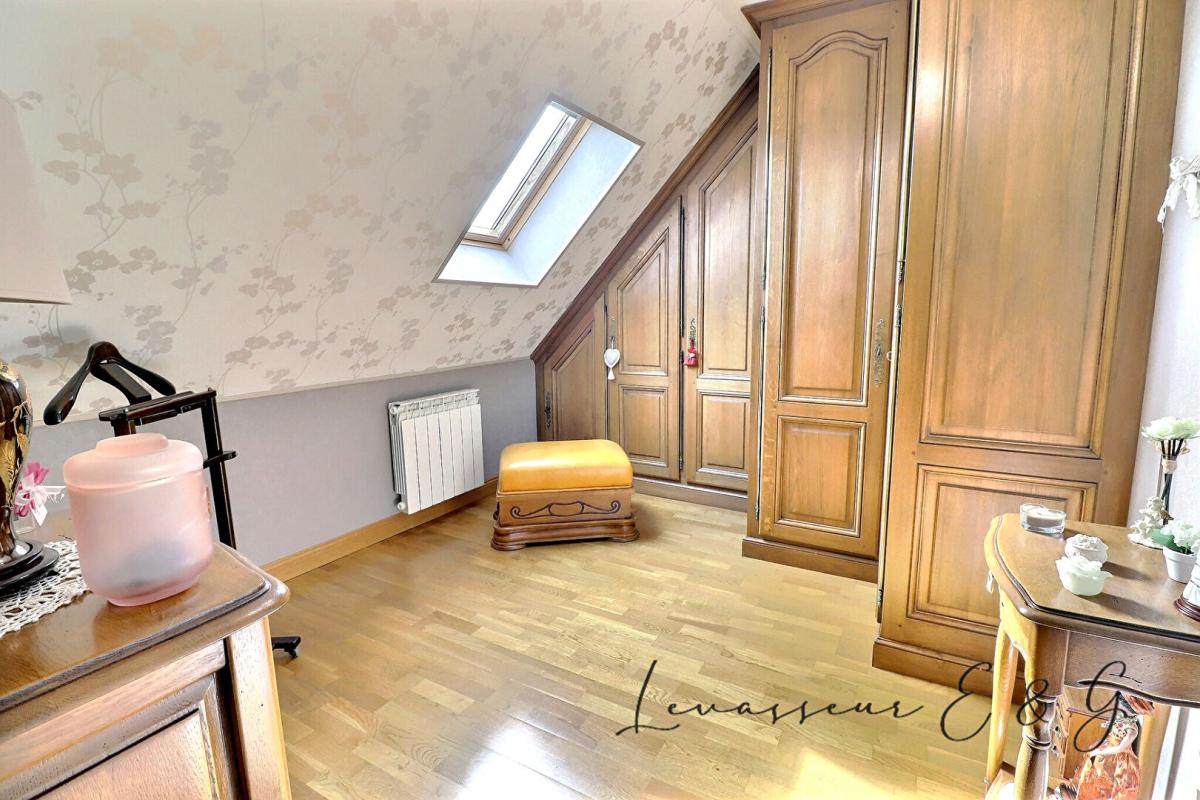 OROER Entre Bresles et Beauvais 60510 - Pavillon sur sous sol total sans travaux 3 chambres sur 1672m² 14