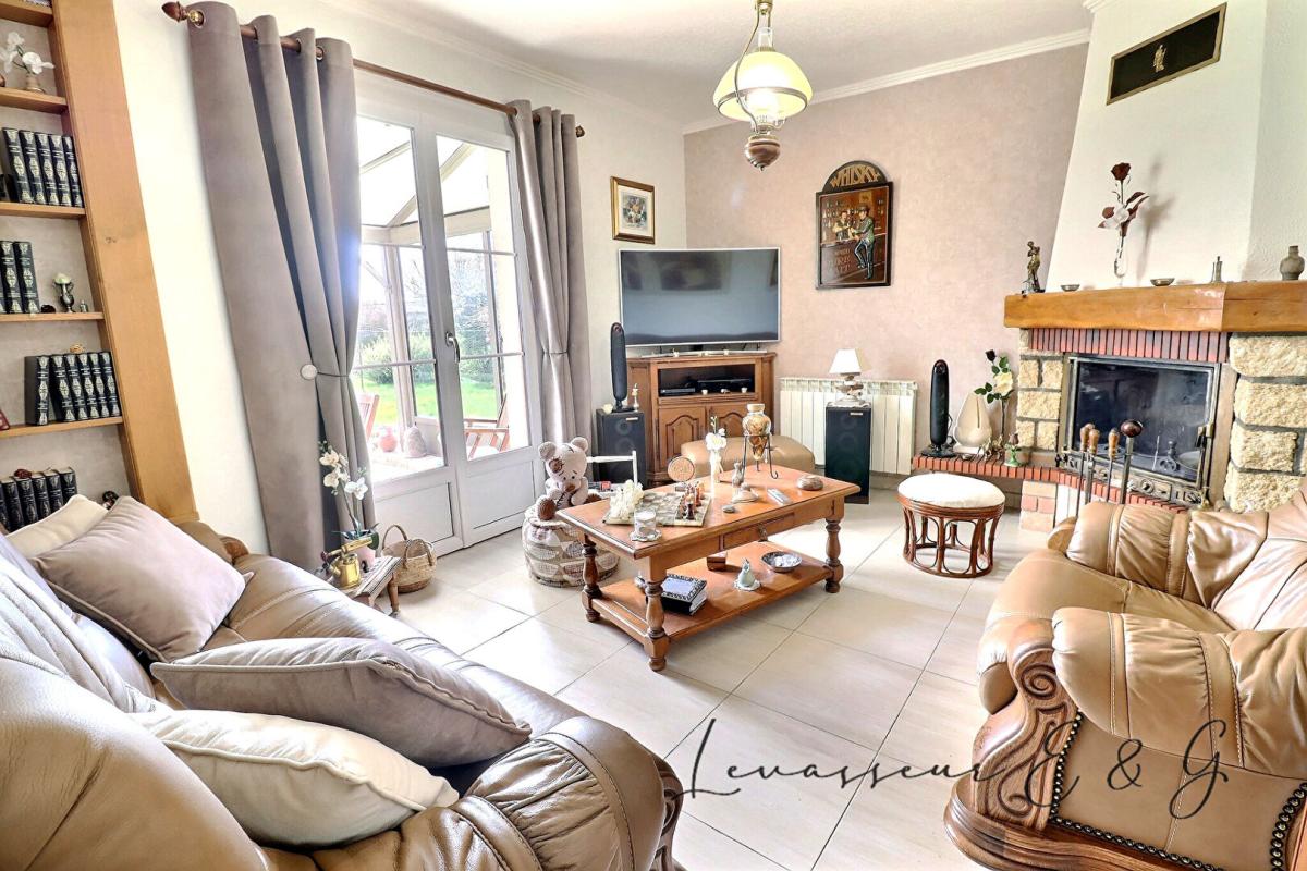 OROER Entre Bresles et Beauvais 60510 - Pavillon sur sous sol total sans travaux 3 chambres sur 1672m² 4