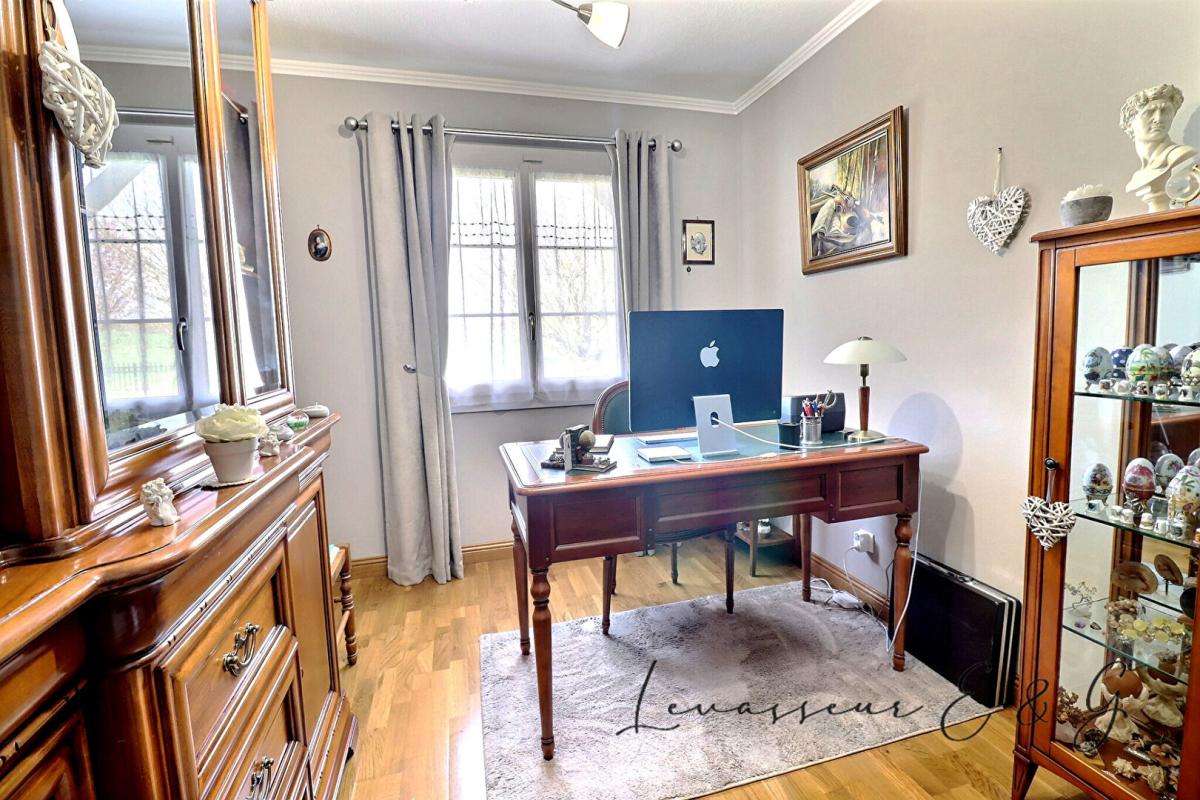 OROER Entre Bresles et Beauvais 60510 - Pavillon sur sous sol total sans travaux 3 chambres sur 1672m² 9