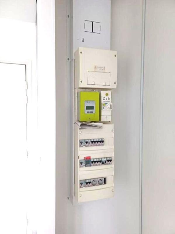 VENISSIEUX Grand T2 de  49 m2 en superbe état 9