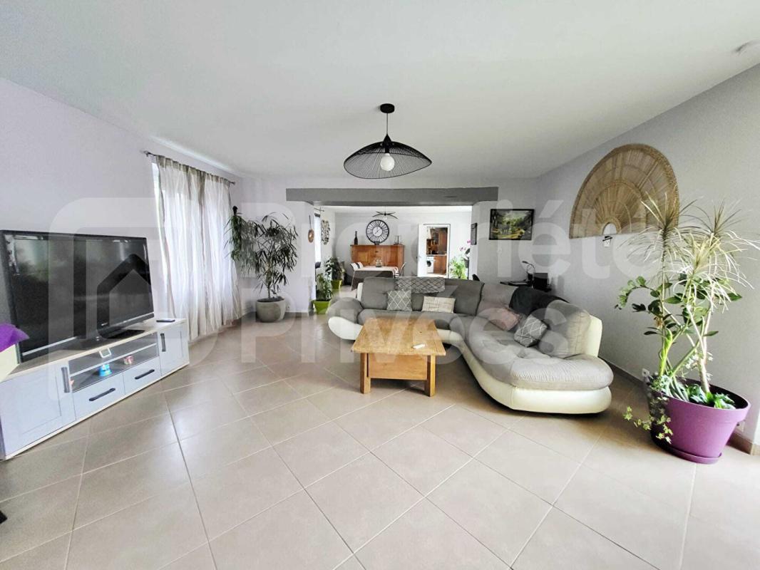 ENGENVILLE Maison  non mitoyenne, 4 chambres, garage, dépendances et jardin 6