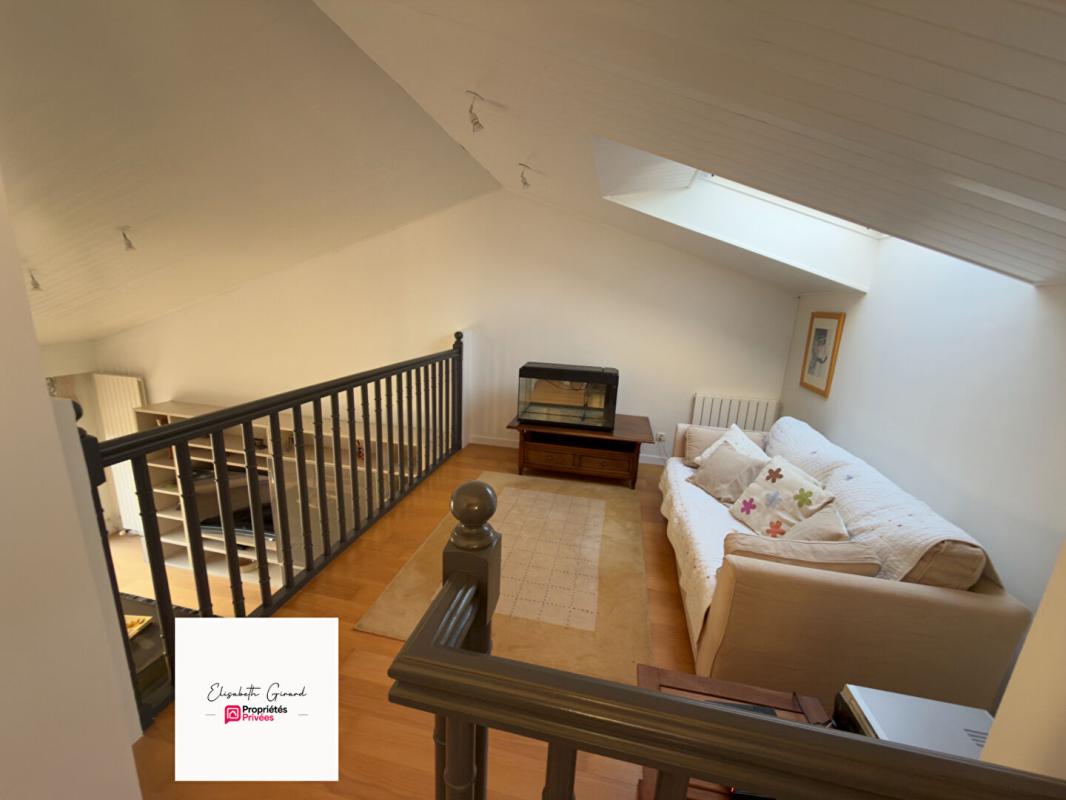 CHALLANS CHALLANS -MAISON 3 CHAMBRES DE 205 M2 AVEC UN JARDIN ARBORÉ  - 1 BUREAU - 1 MEZZANINE À VENDRE 12