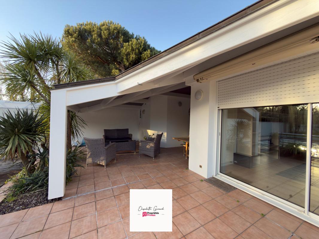 CHALLANS CHALLANS -MAISON 3 CHAMBRES DE 205 M2 AVEC UN JARDIN ARBORÉ  - 1 BUREAU - 1 MEZZANINE À VENDRE 17