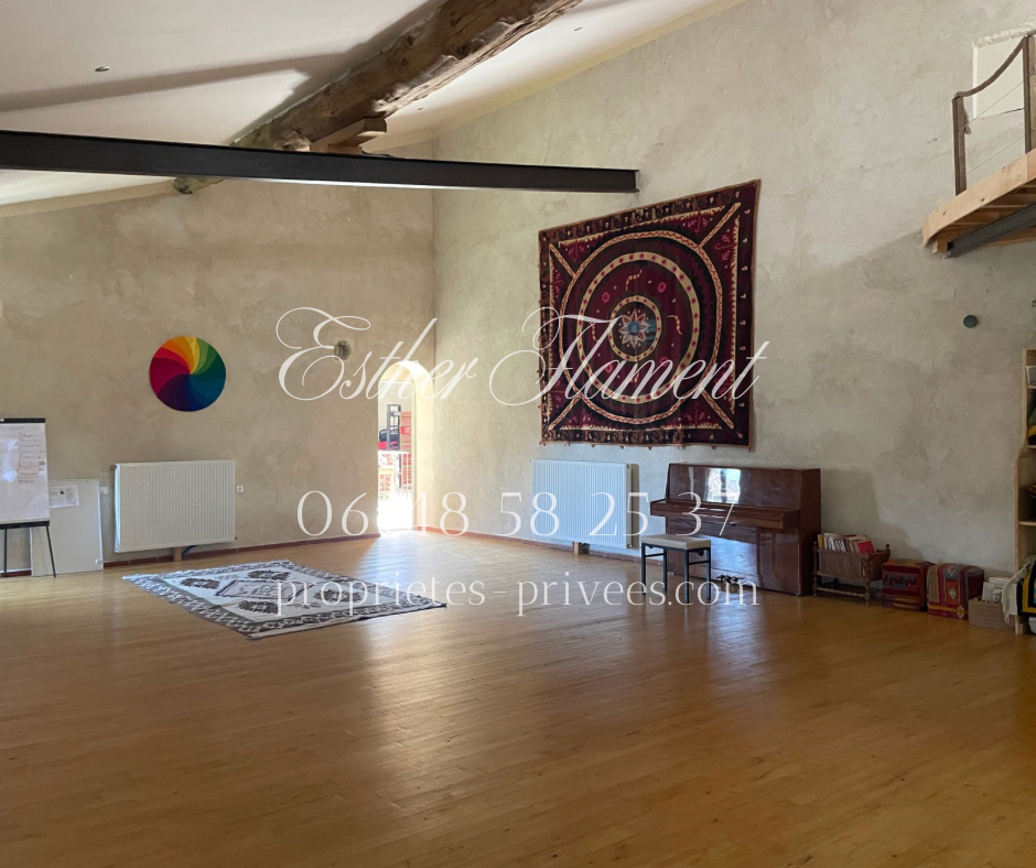 ANDUZE Demeure de prestige au style riad idéal exploitation 16