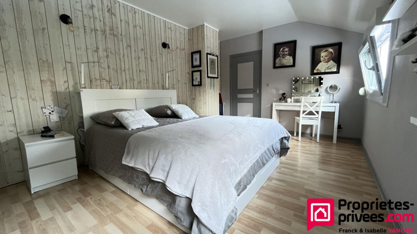 HOUPLINES Maison individuelle - 3 chambres - 2 salles de bains - bureau - jardin - garage -166 m² 12