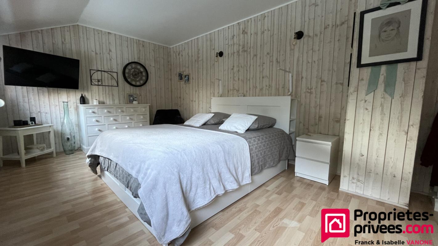 HOUPLINES Maison individuelle - 3 chambres - 2 salles de bains - bureau - jardin - garage -166 m² 13