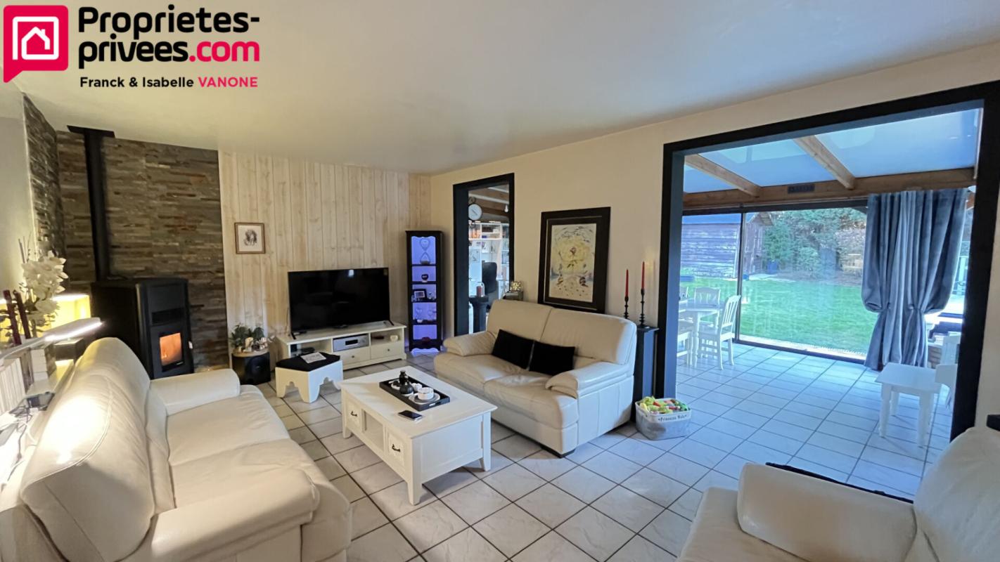 HOUPLINES Maison individuelle - 3 chambres - 2 salles de bains - bureau - jardin - garage -166 m² 2