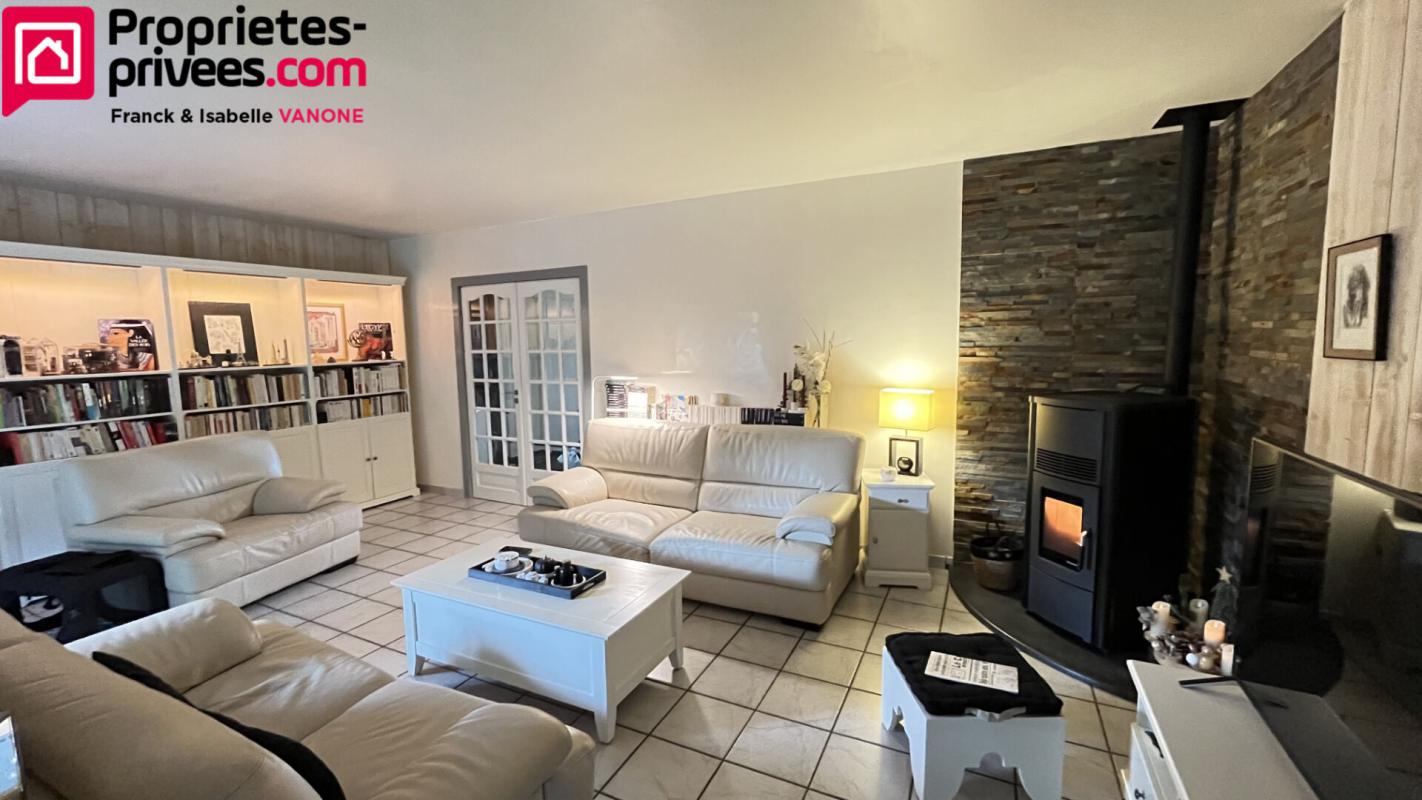 HOUPLINES Maison individuelle - 3 chambres - 2 salles de bains - bureau - jardin - garage -166 m² 3