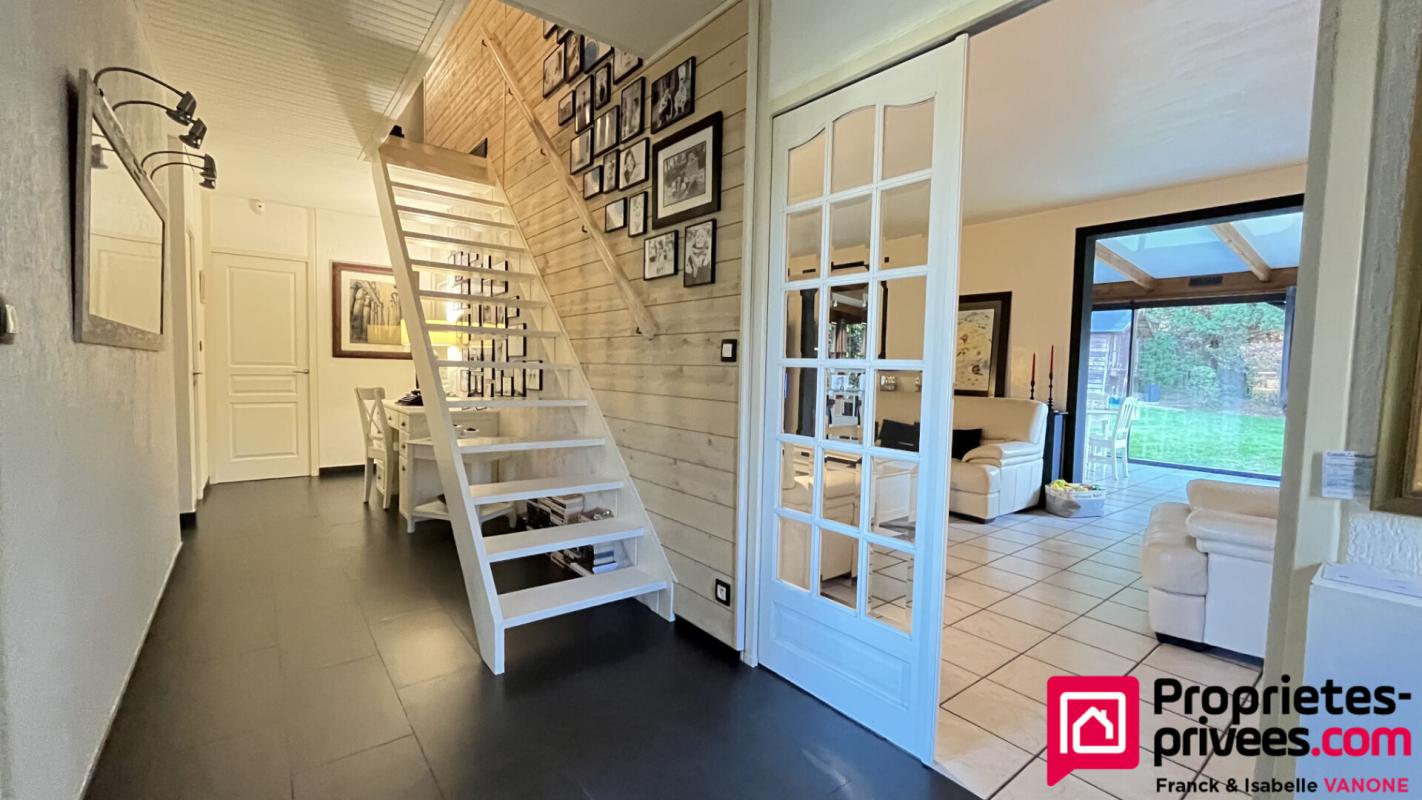 HOUPLINES Maison individuelle - 3 chambres - 2 salles de bains - bureau - jardin - garage -166 m² 7