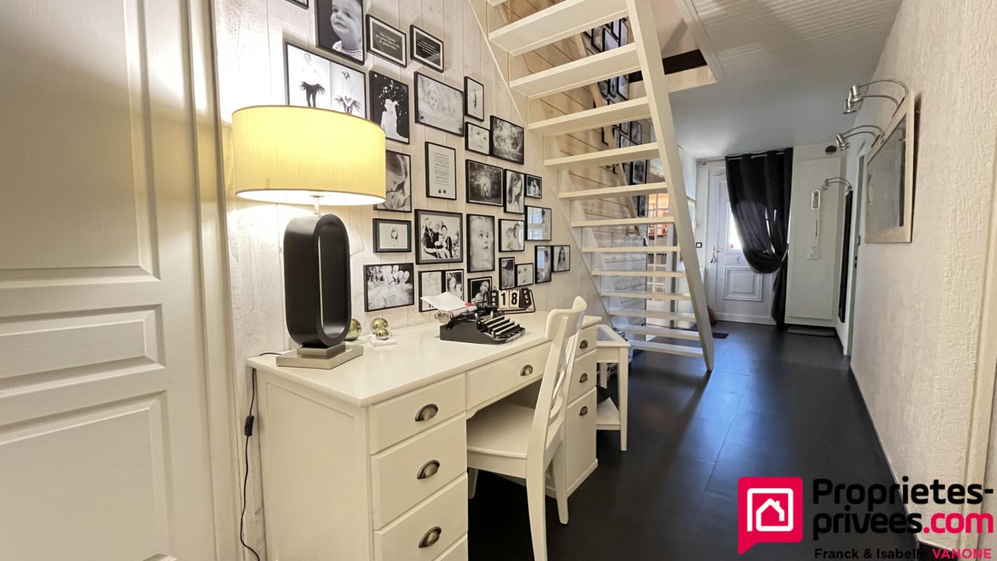 HOUPLINES Maison individuelle - 3 chambres - 2 salles de bains - bureau - jardin - garage -166 m² 8