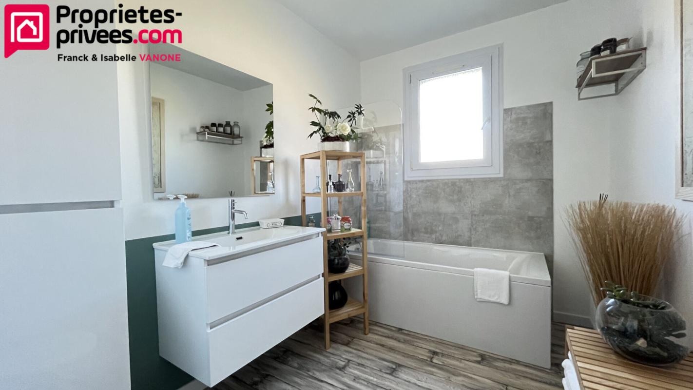 HOUPLINES Maison individuelle - 3 chambres - 2 salles de bains - bureau - jardin - garage -166 m² 9