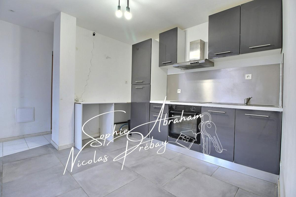 TOURY Maison avec jardin. Centre ville, proche des commerces, écoles et gare SNCF 3