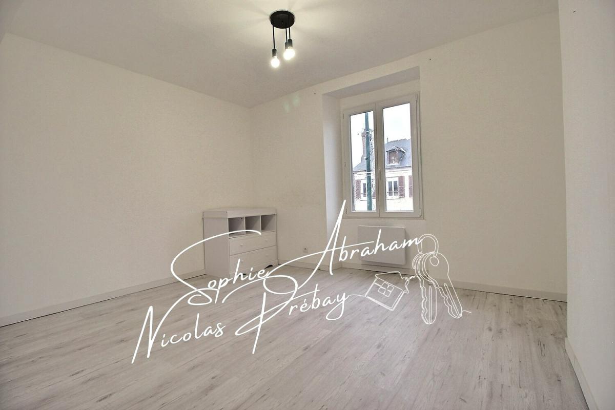 TOURY Maison avec jardin. Centre ville, proche des commerces, écoles et gare SNCF 7