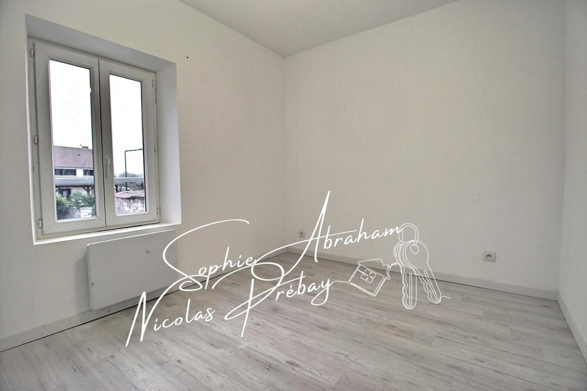 TOURY Maison avec jardin. Centre ville, proche des commerces, écoles et gare SNCF 8