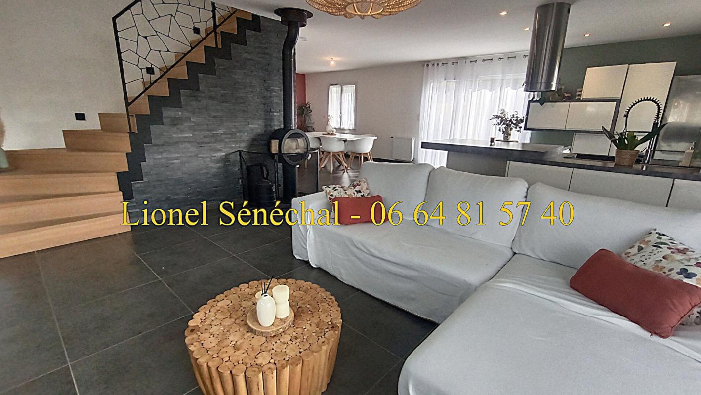 SAINT-SATURNIN Maison contemporaine lumineuse et peu énergivore de 6 pièces de 120 m2 sur une parcelle de plus de 500 m2 2