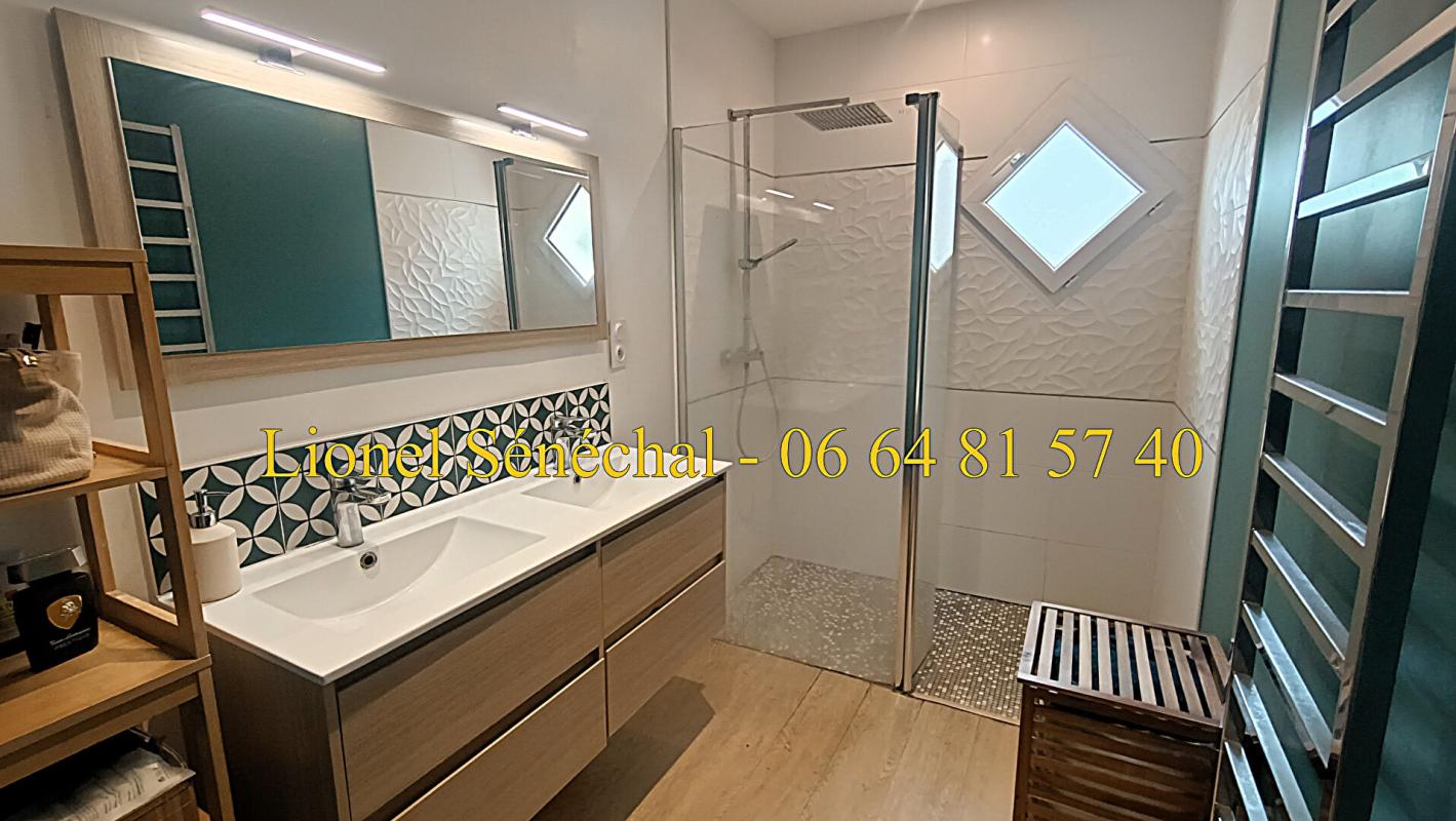 SAINT-SATURNIN Maison contemporaine lumineuse et peu énergivore de 6 pièces de 120 m2 sur une parcelle de plus de 500 m2 8