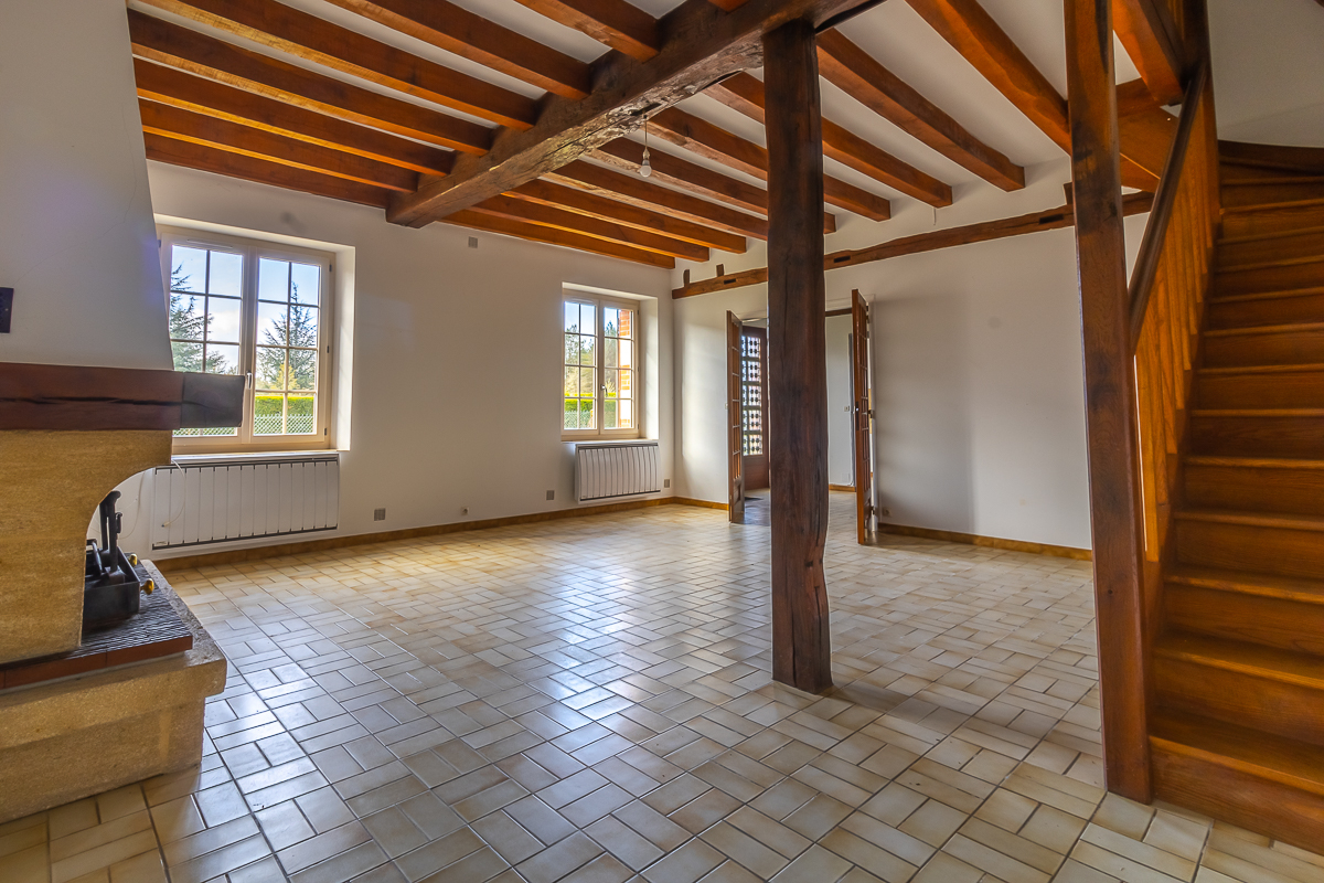 GIEVRES Maison Giévres 17 pièce(s) 372.44 m2 10