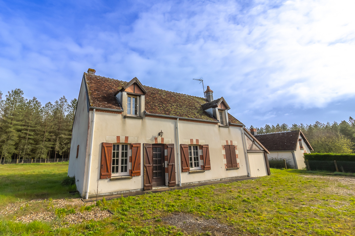 GIEVRES Maison Giévres 17 pièce(s) 372.44 m2 14