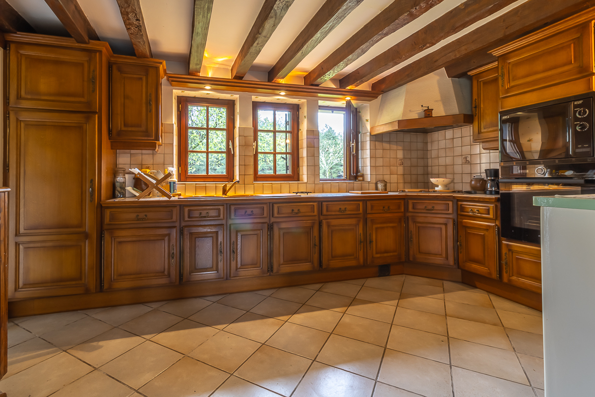 GIEVRES Maison Giévres 17 pièce(s) 372.44 m2 4