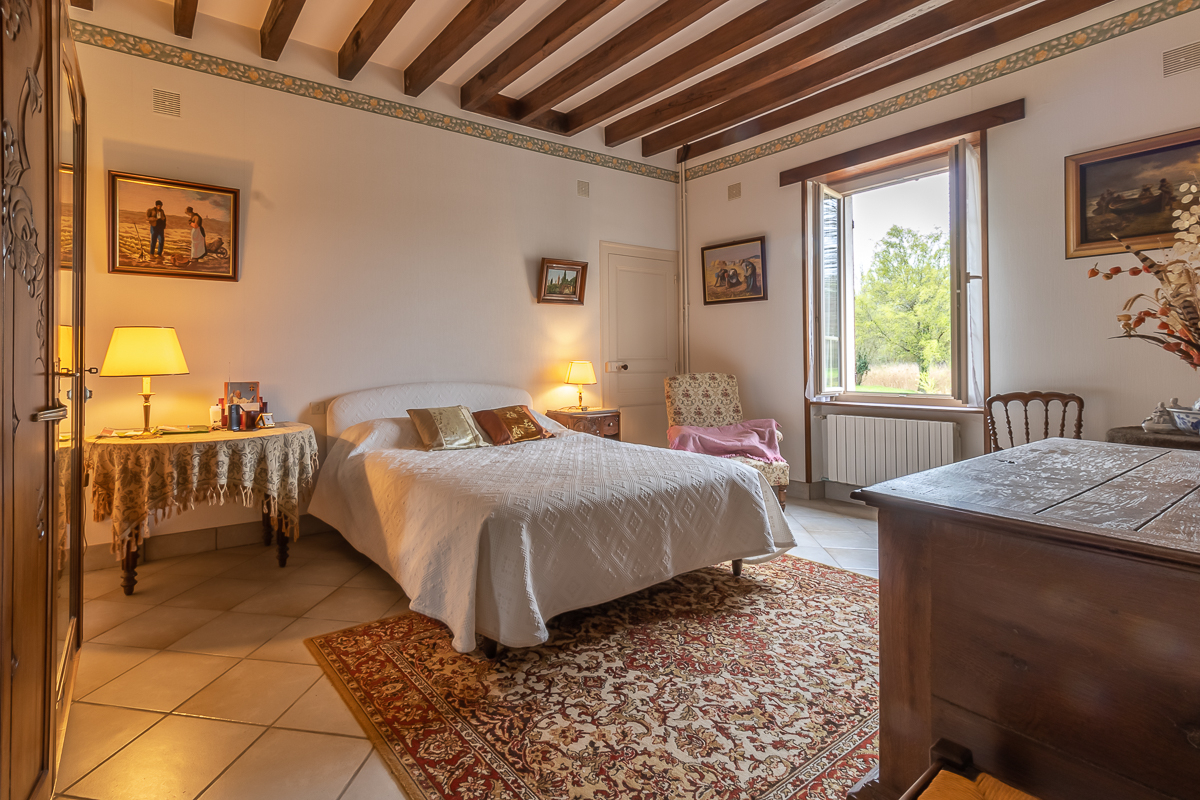 GIEVRES Maison Giévres 17 pièce(s) 372.44 m2 5