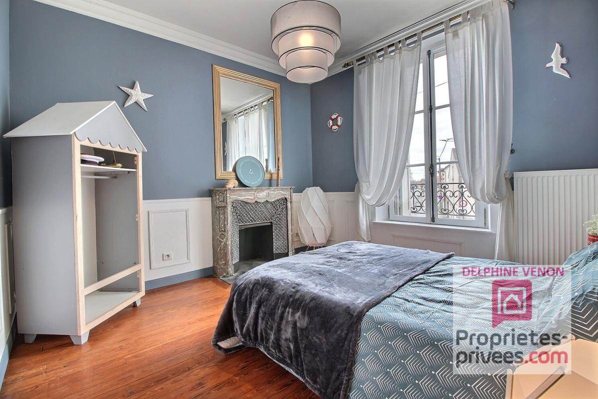 CHATEAUNEUF-SUR-LOIRE Exclusivité - Maison bourgeoise de 225 m² classe énergie C avec double garage et jardin en centre ville de Châteauneuf sur Loire 7