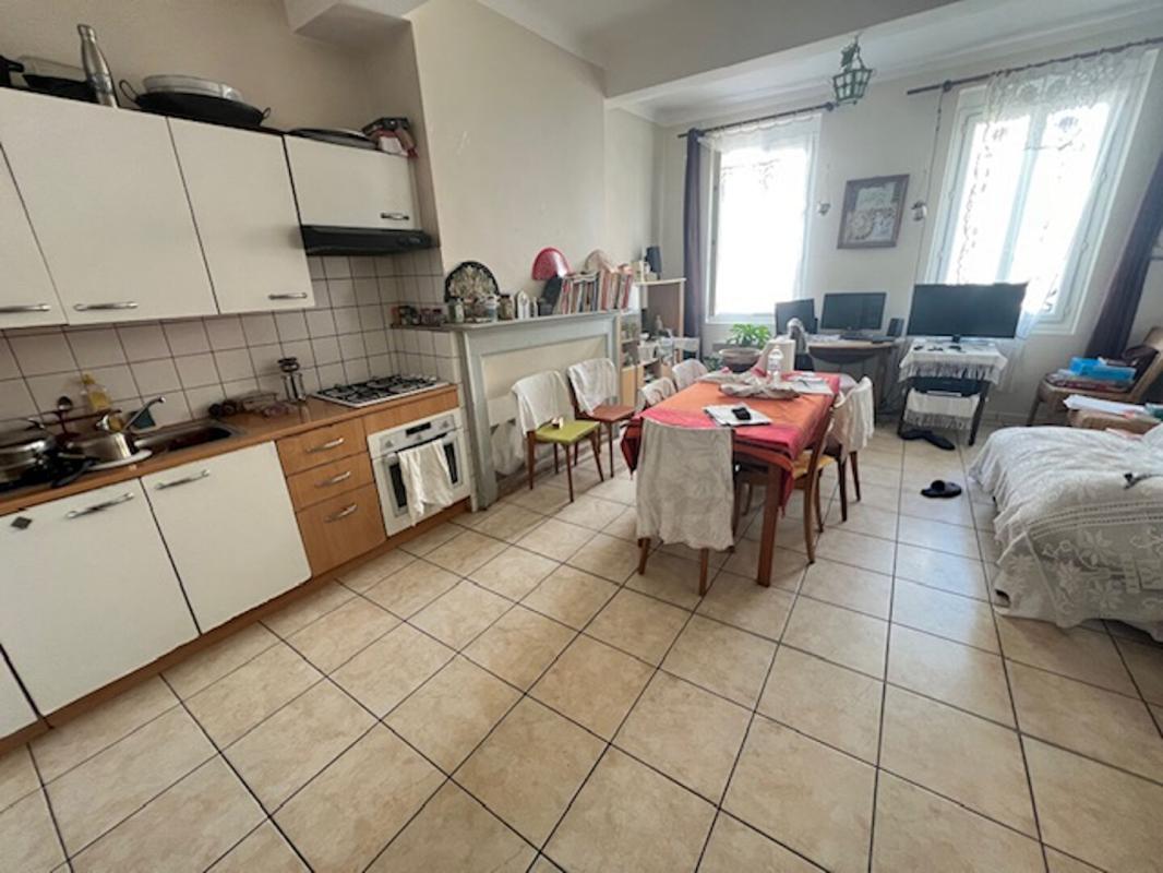 MASSEUBE Immeuble de rapport à Masseube ? 2 appartements + maison avec garage 12