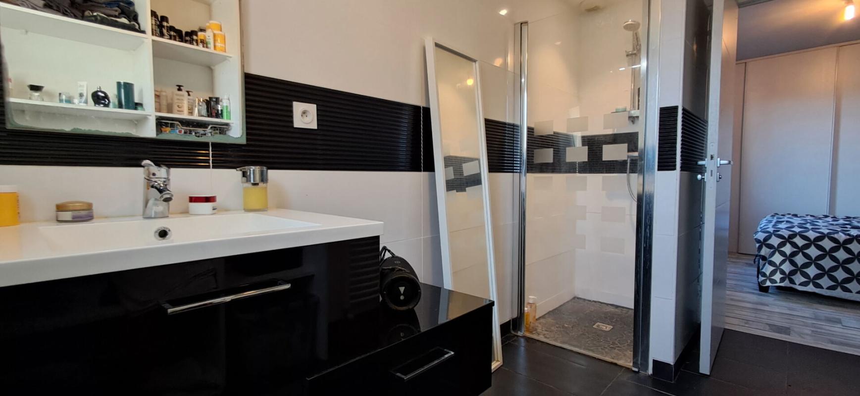 LAVAL Maison Laval 6 pièce(s) 106 m2/ 4 CHAMBRES 11