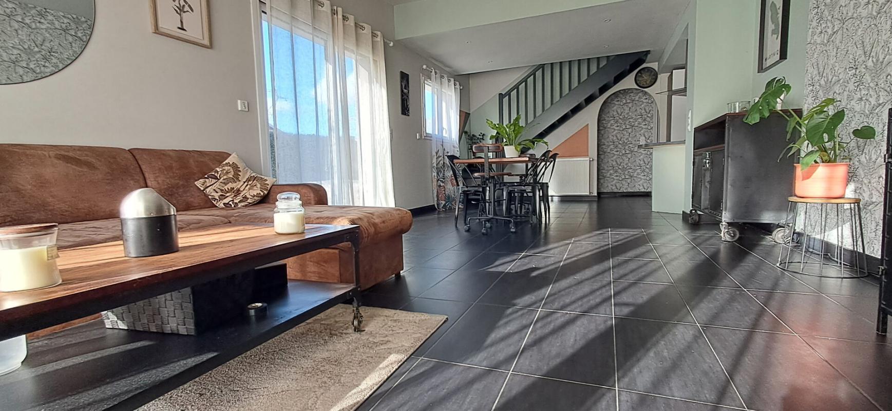 LAVAL Maison Laval 6 pièce(s) 106 m2/ 4 CHAMBRES 2