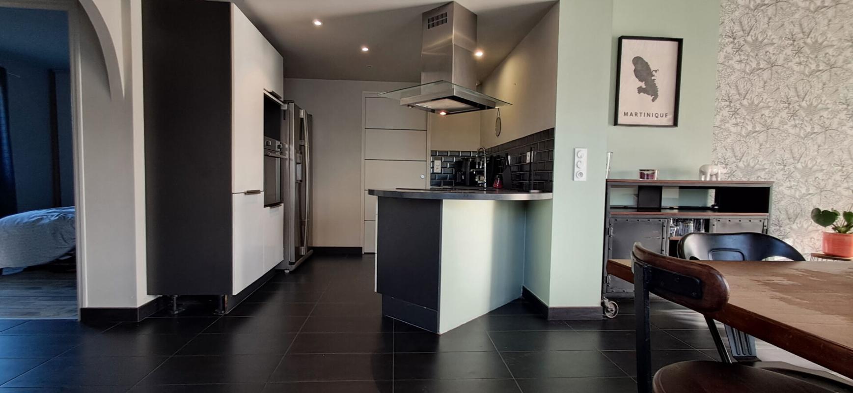 LAVAL Maison Laval 6 pièce(s) 106 m2/ 4 CHAMBRES 5