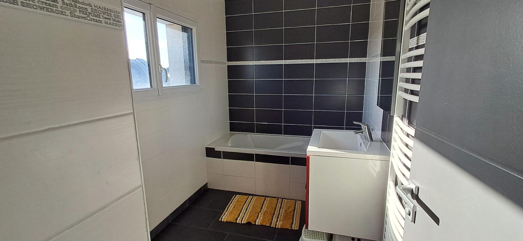 LAVAL Maison Laval 6 pièce(s) 106 m2/ 4 CHAMBRES 6