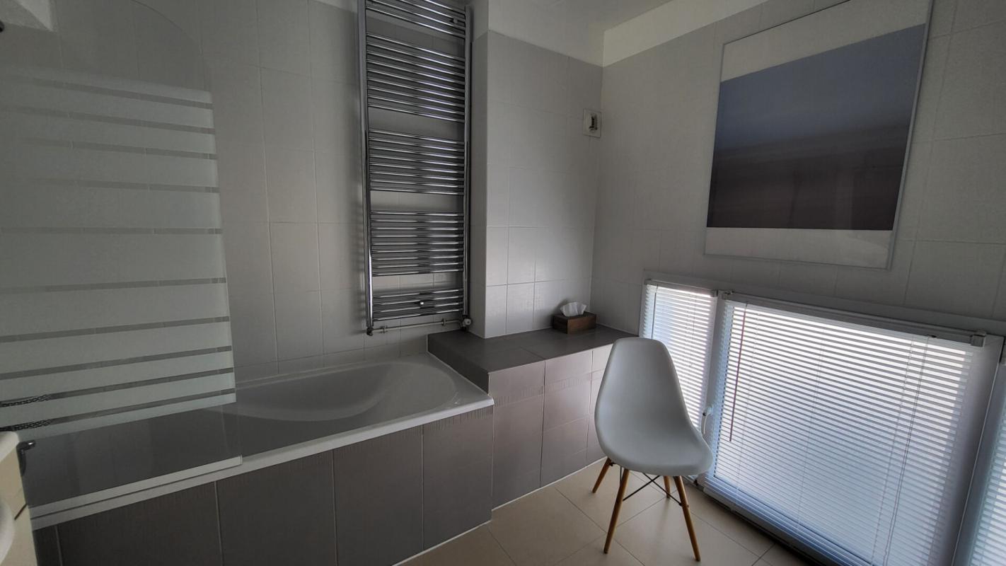 SAINT-QUENTIN LOFT EXCEPTIONNEL 4 CHAMBRES, TERRASSE, PARKING 11