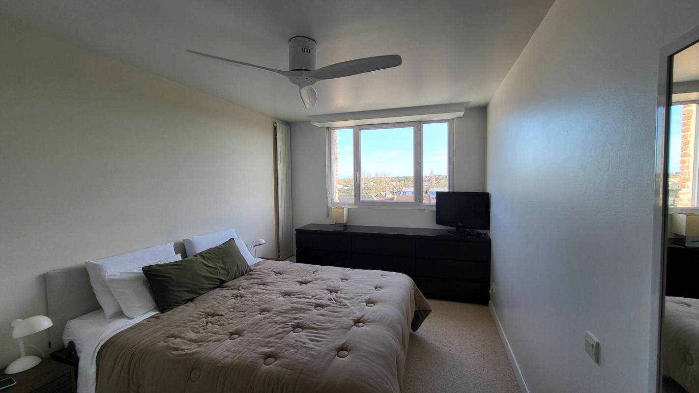 SAINT-QUENTIN LOFT EXCEPTIONNEL 4 CHAMBRES, TERRASSE, PARKING 5