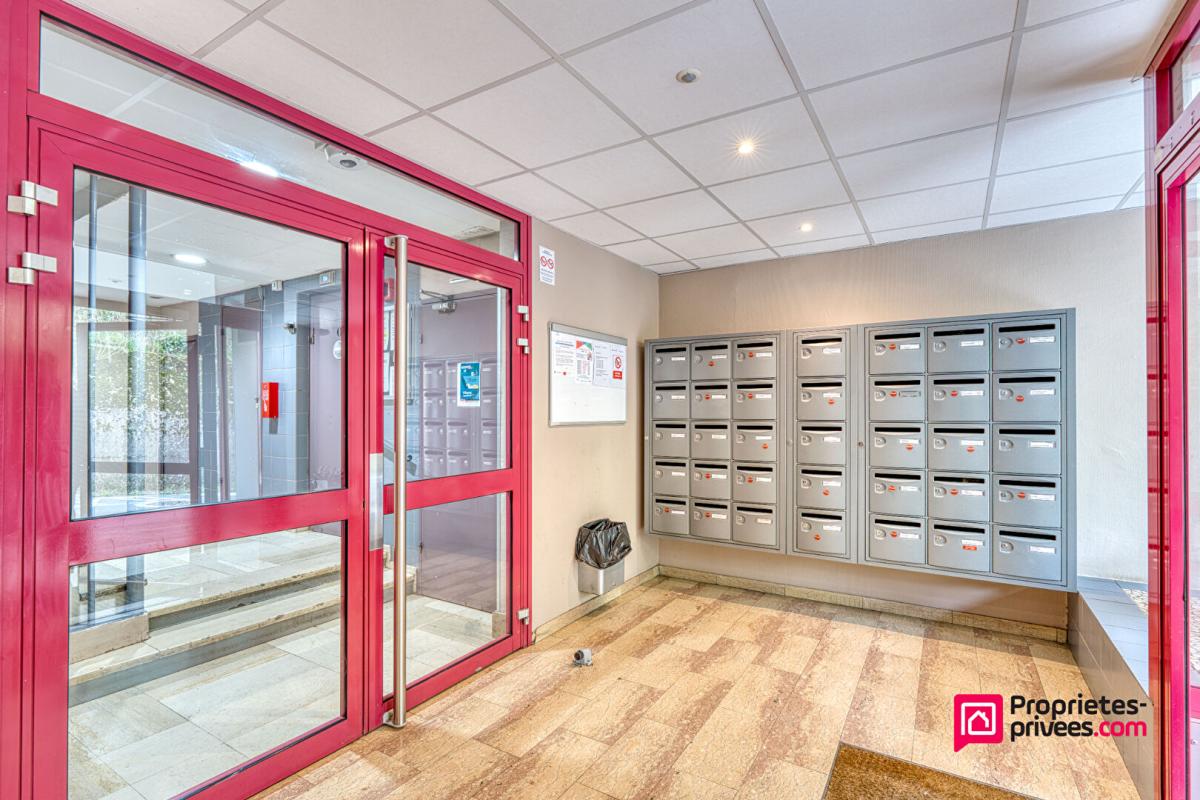 LYON-9E-ARRONDISSEMENT charmant T3 de 60 m2 vendu loué 13