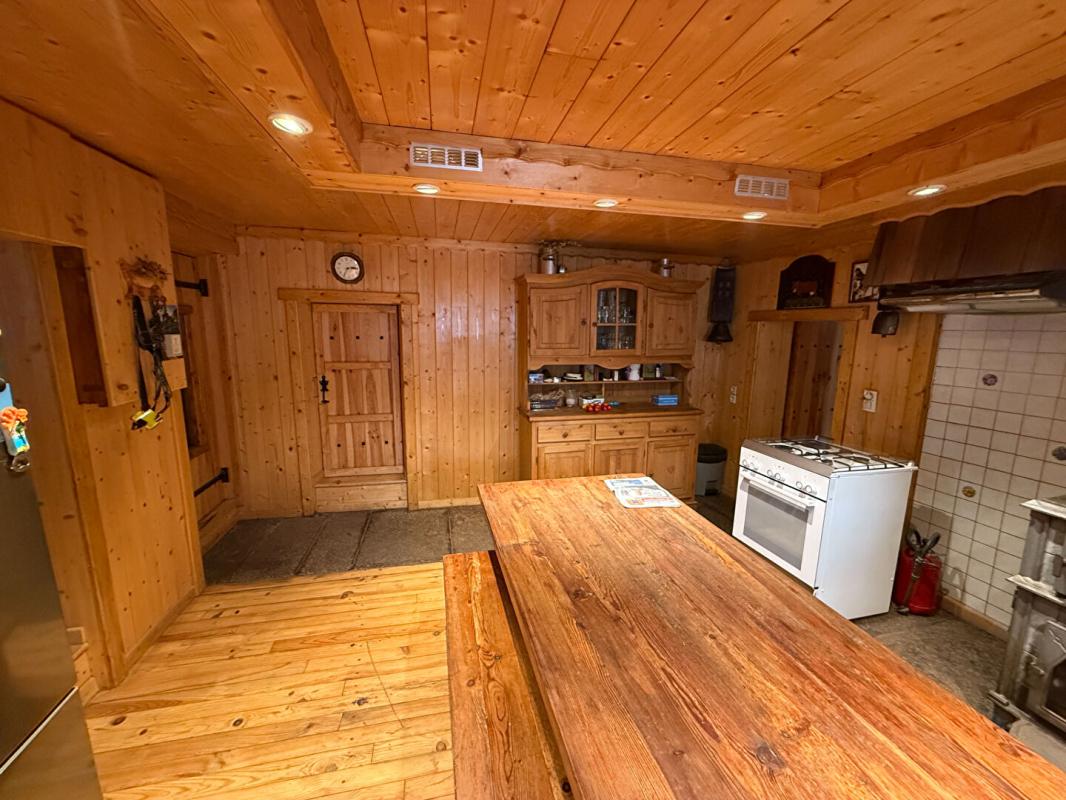 MAGLAND Ferme savoyarde coteau de MAGLAND 5 pièces , 220 000 euros 10